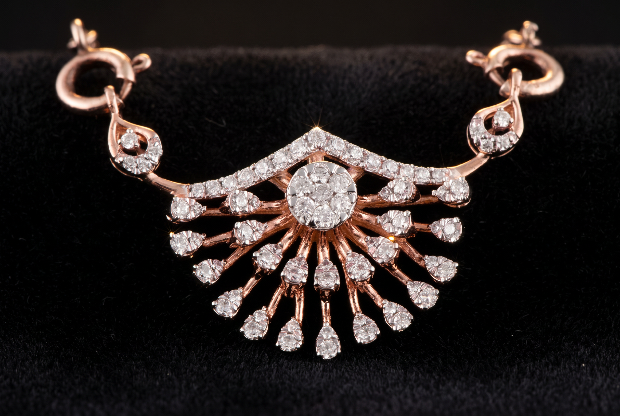 The Roshni Pankha — diamond sunburst fan mangalsutra centrepiece, two-tone rose gold